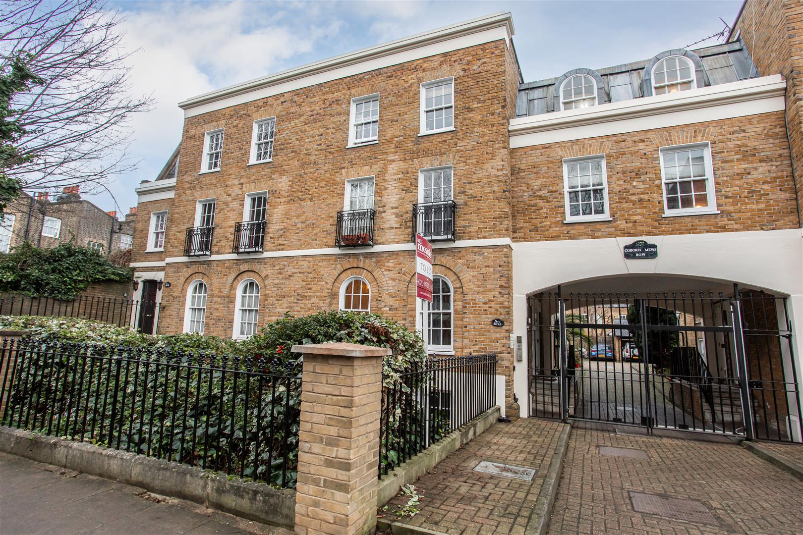 2 bed property in Coborn Mews, Bow